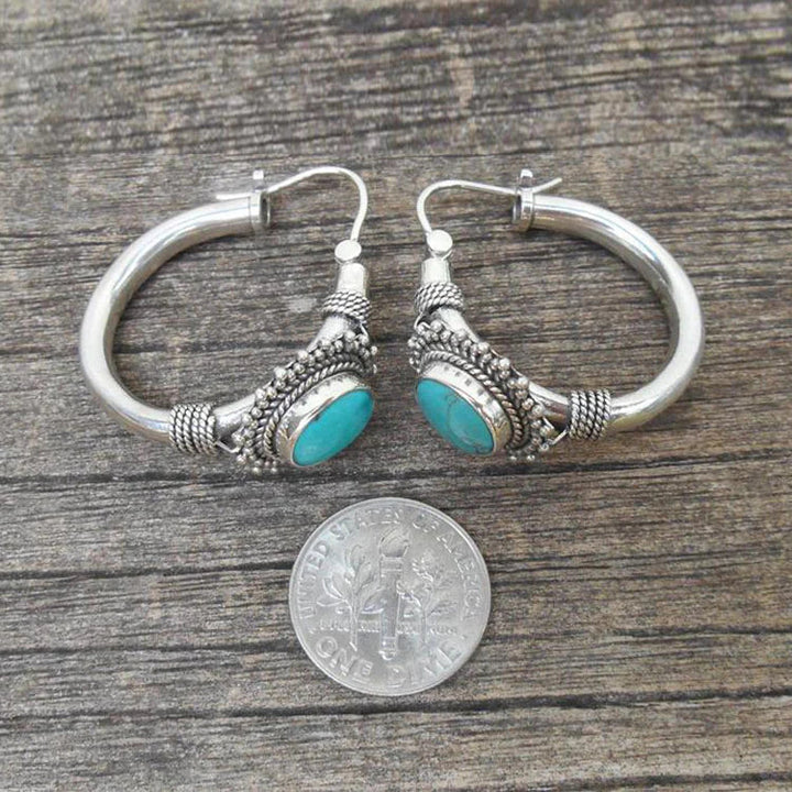 Elegant silver earrings with turquoise