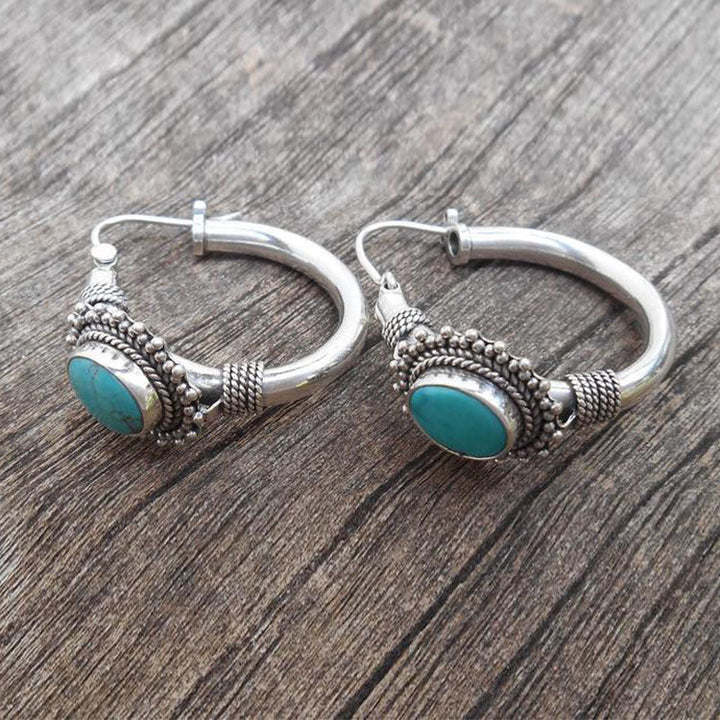 Elegant silver earrings with turquoise