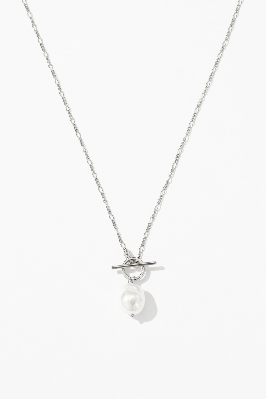 Elegant Necklace with a Golden Pearl