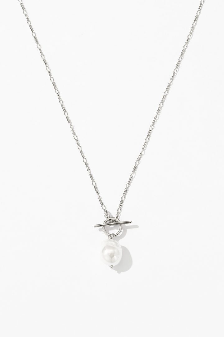 Elegant Necklace with a Golden Pearl