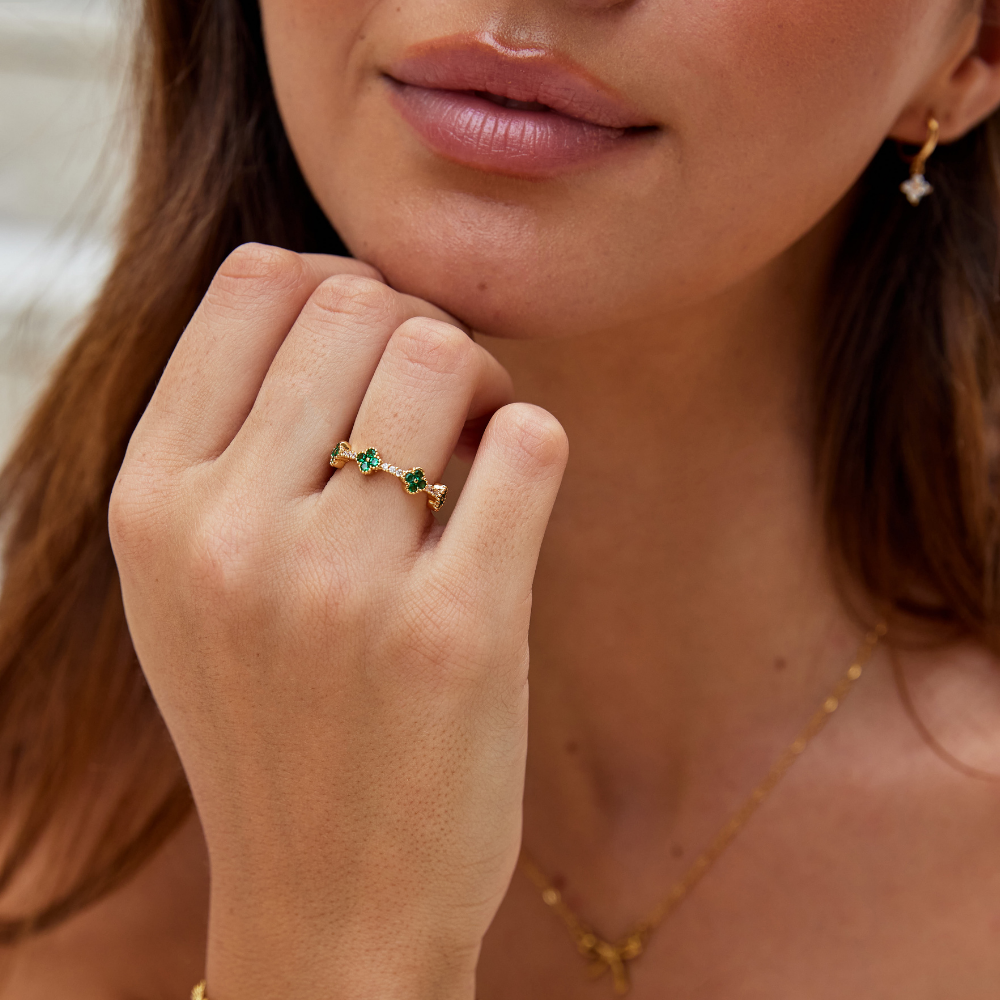 Lucky Ring with Shamrock and Crystals