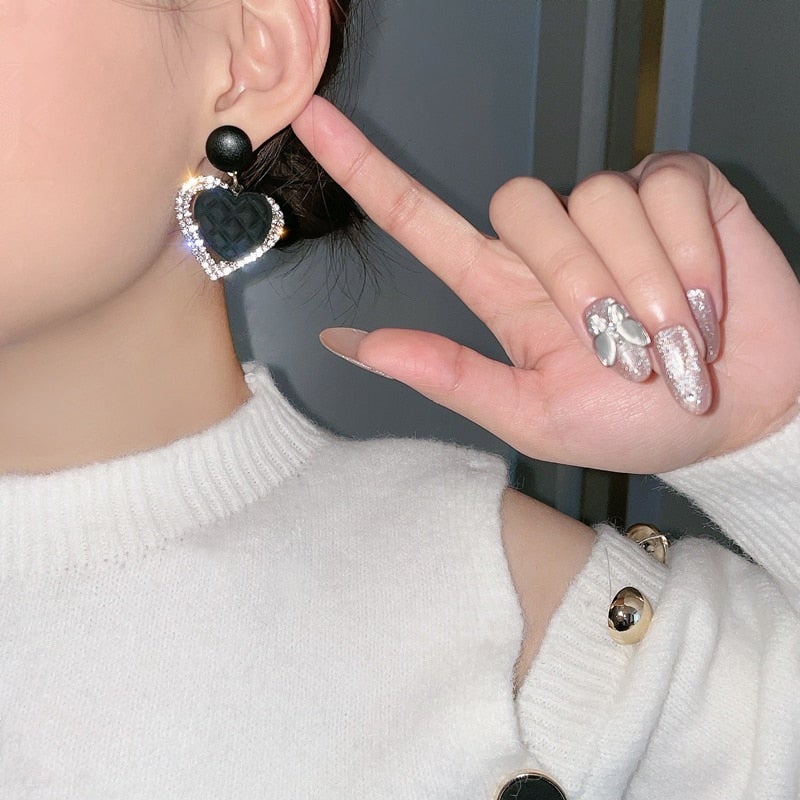 Black Heart Earrings Gold