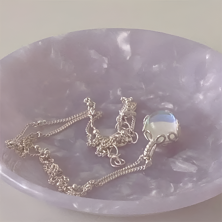 Maanstein Pendants