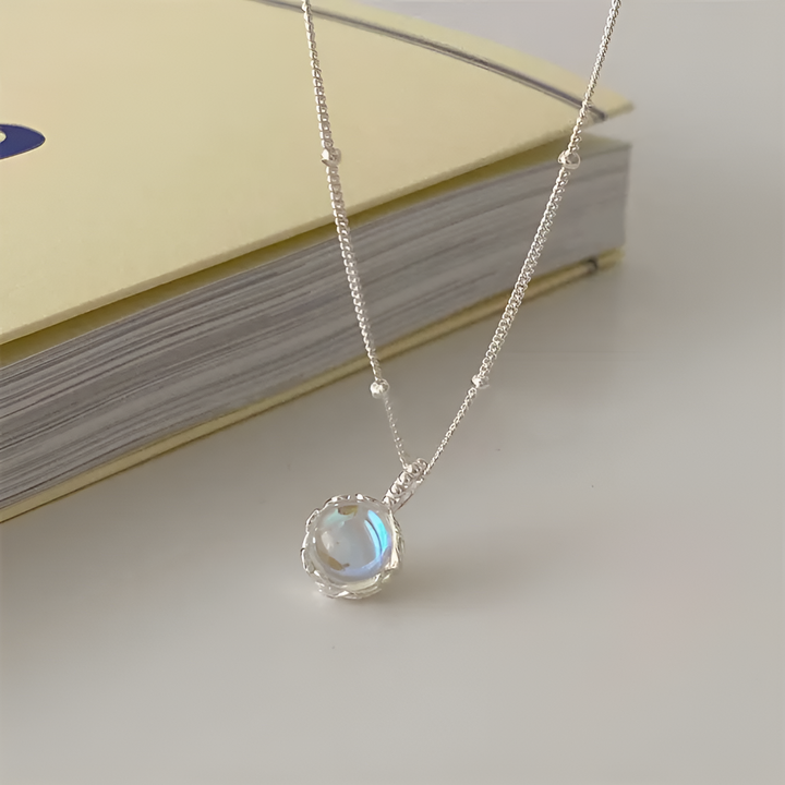 Maanstein Pendants
