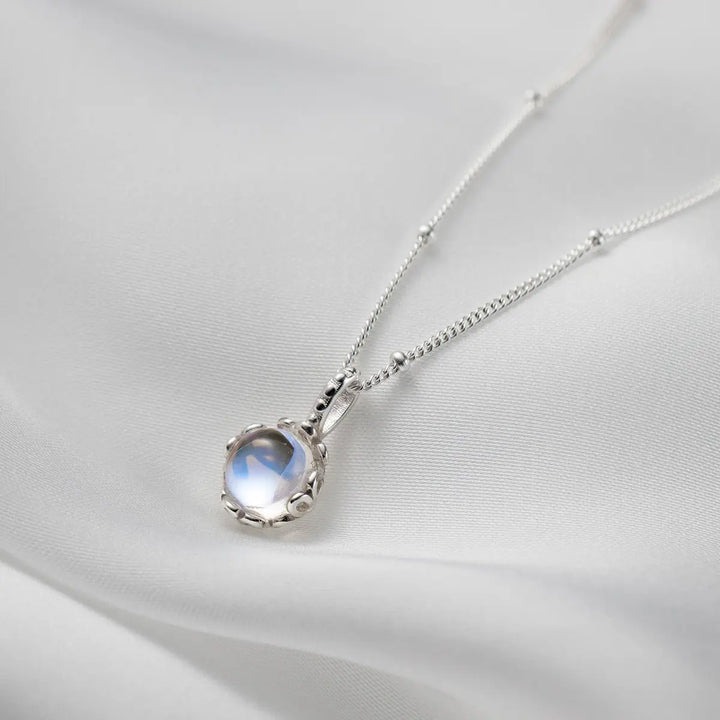 Maanstein Pendants