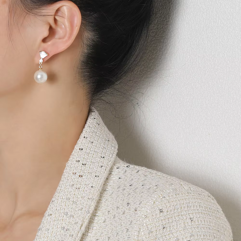 Elegant Silver Earrings with Pearl