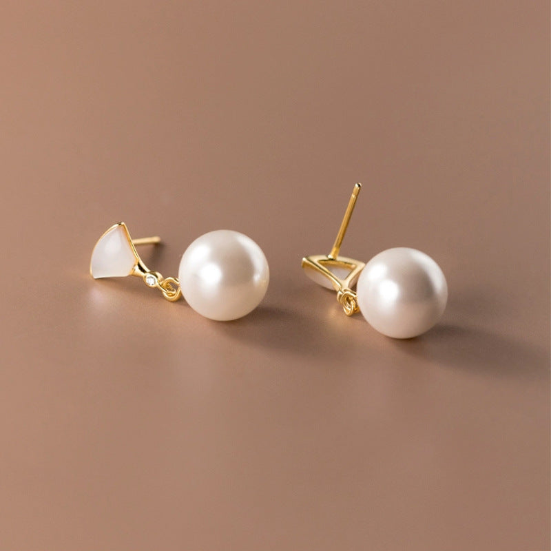 Elegant Silver Earrings with Pearl