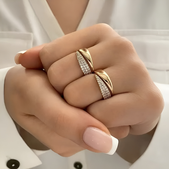 Julie | Elegant Ring Haven