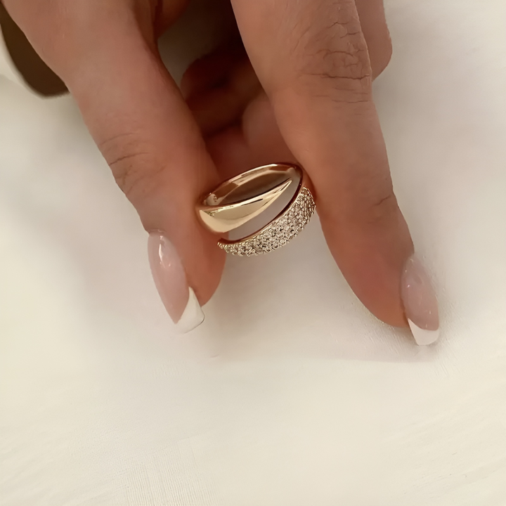 Julie | Elegant Ring Haven