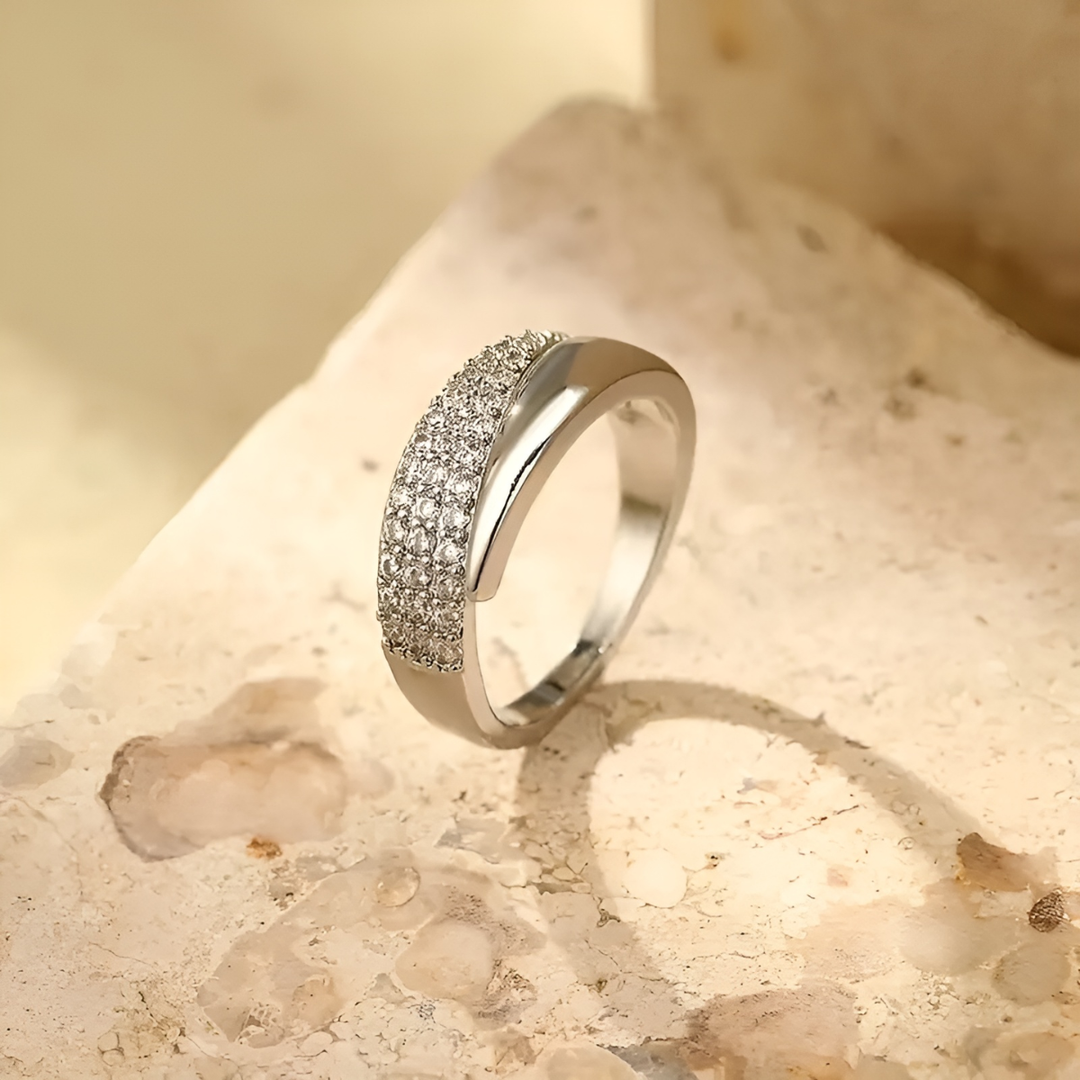 Julie | Elegant Ring Haven