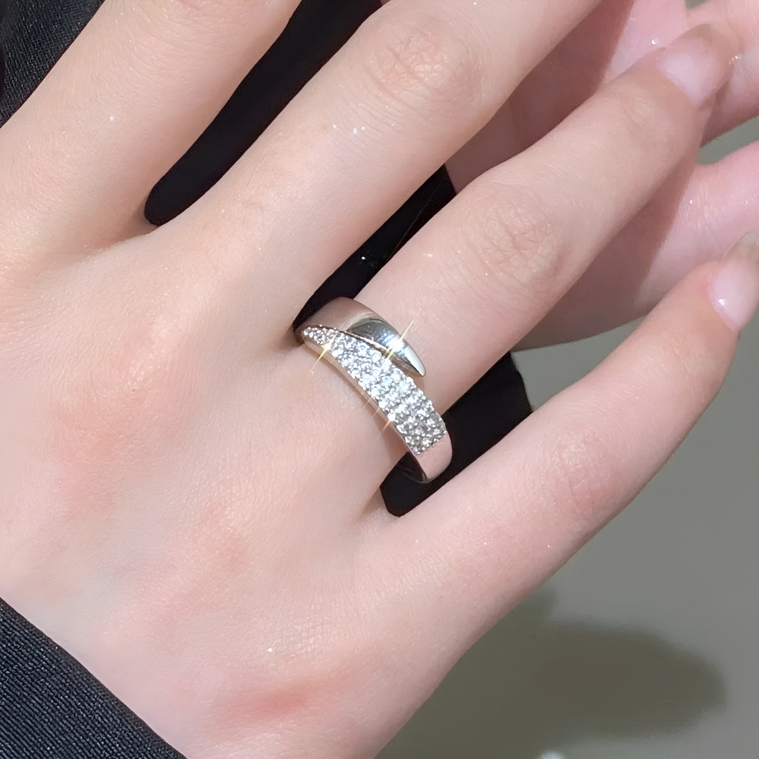 Julie | Elegant Ring Haven