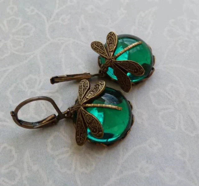 Dragonfly-shaped earrings, round, antique gold colour