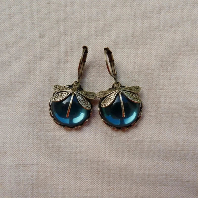 Dragonfly-shaped earrings, round, antique gold colour