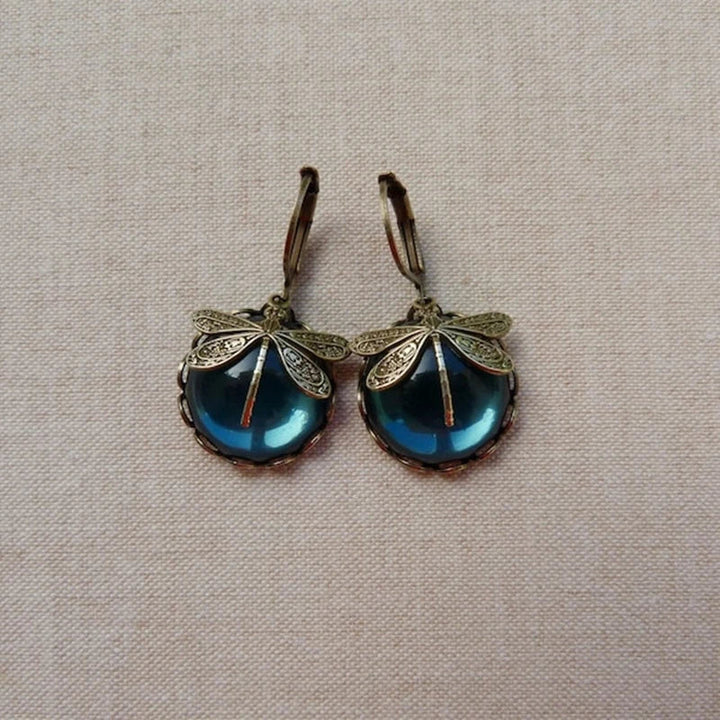 Dragonfly-shaped earrings, round, antique gold colour