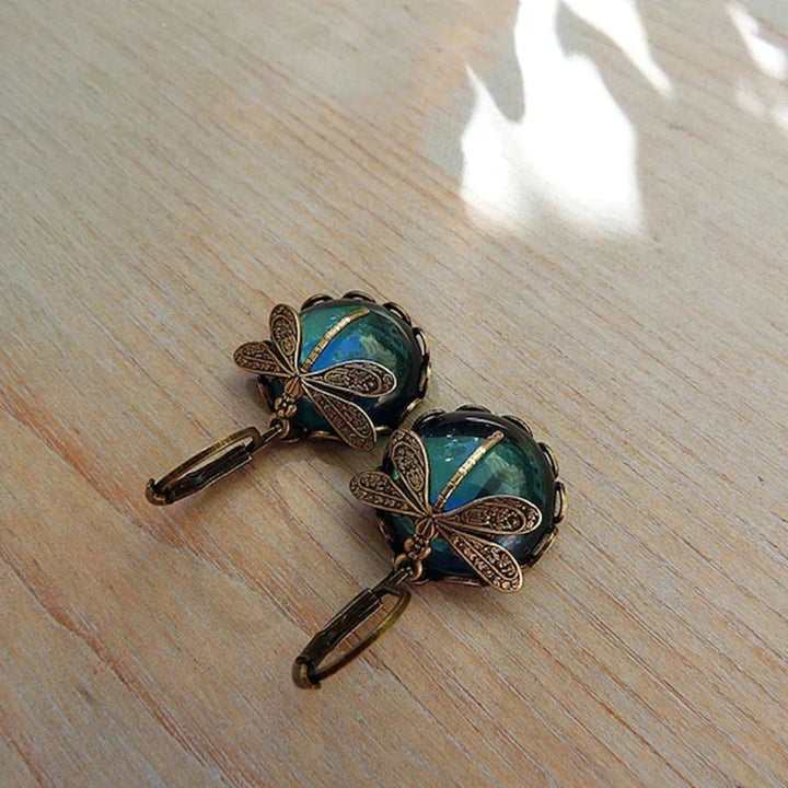 Dragonfly-shaped earrings, round, antique gold colour