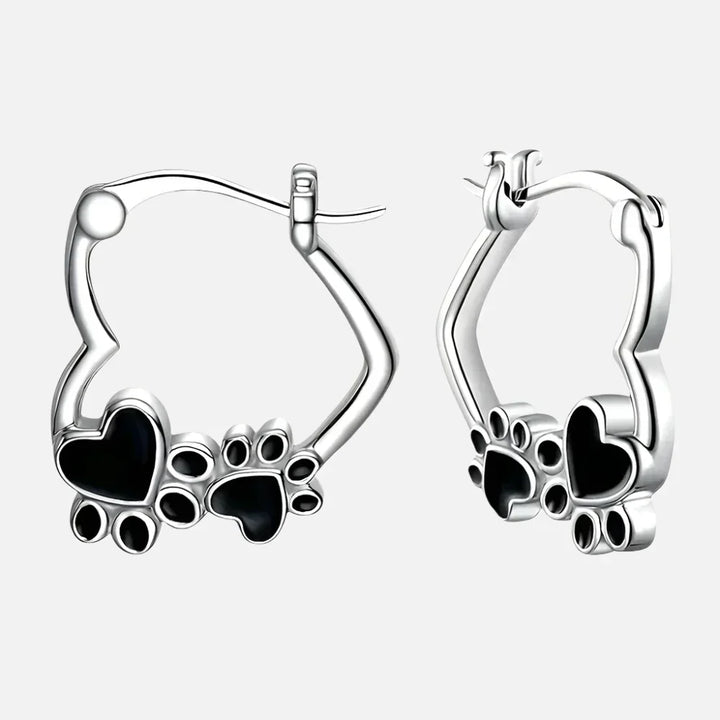Huggie earrings heart and black enamel.