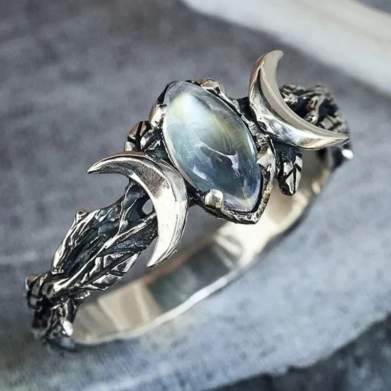 Maangesteen Ring