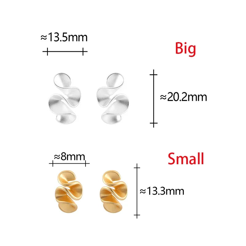 Flower-shaped earrings made of silver and 18K gold