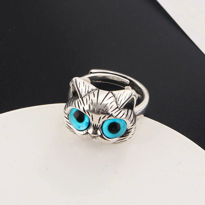 Ring with Blue-Eyed Cat – Playful Vintage Silver Ring for Cat Lovers