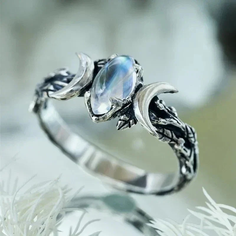 Maangesteen Ring