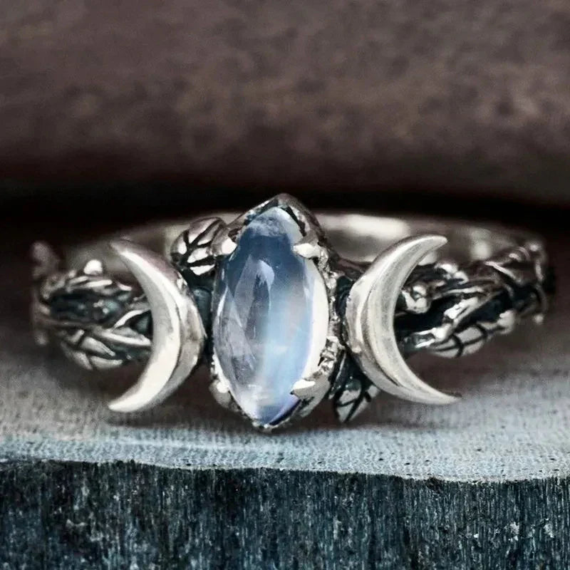 Maangesteen Ring