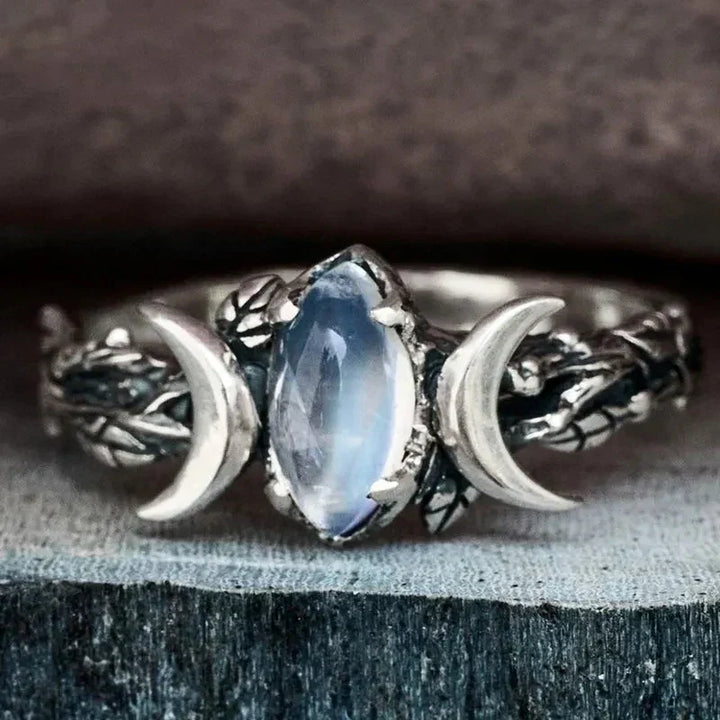 Maangesteen Ring