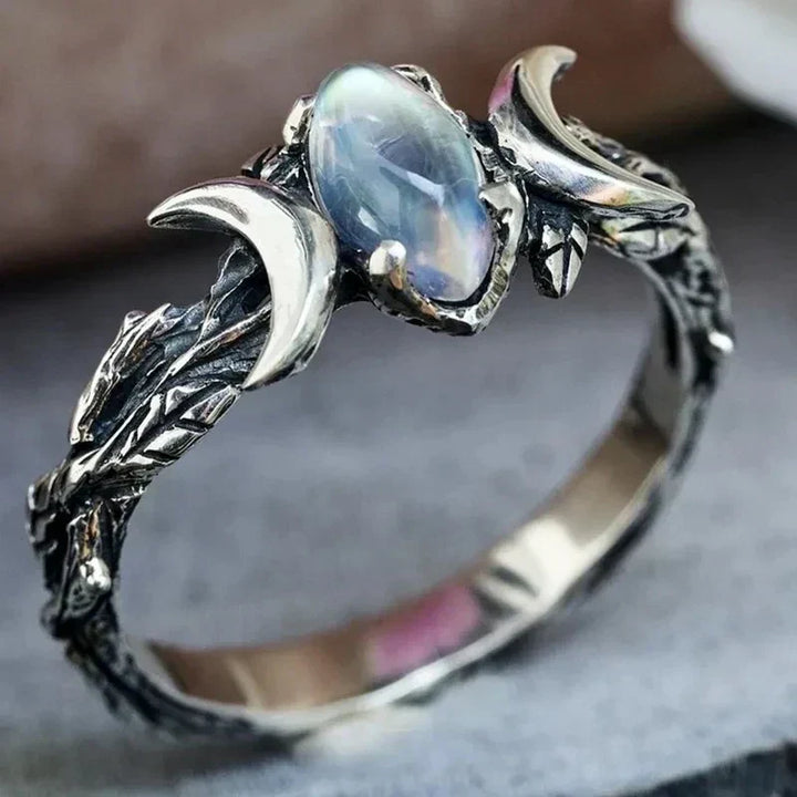 Maangesteen Ring