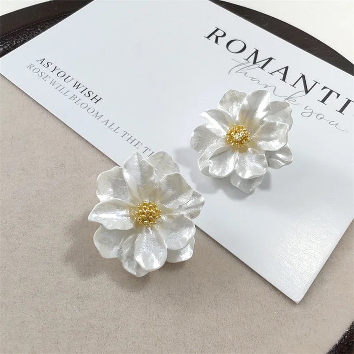 Chic Flower Earrings in White Acrylic