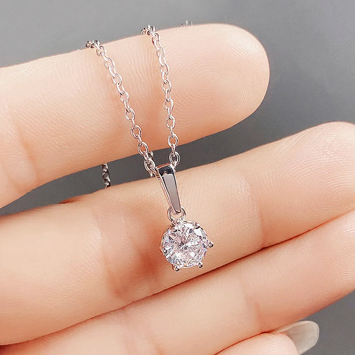 Classic chain with zircon pendant