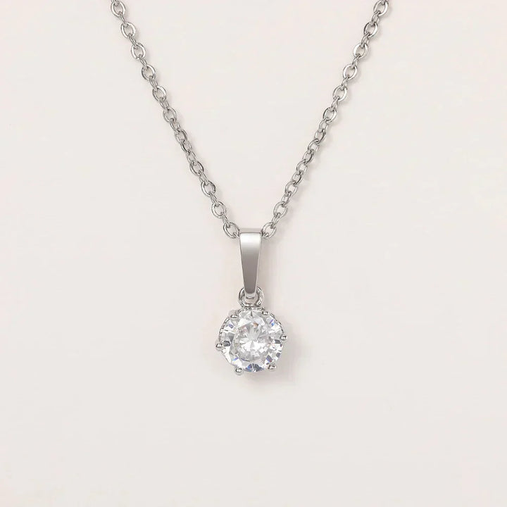Classic chain with zircon pendant