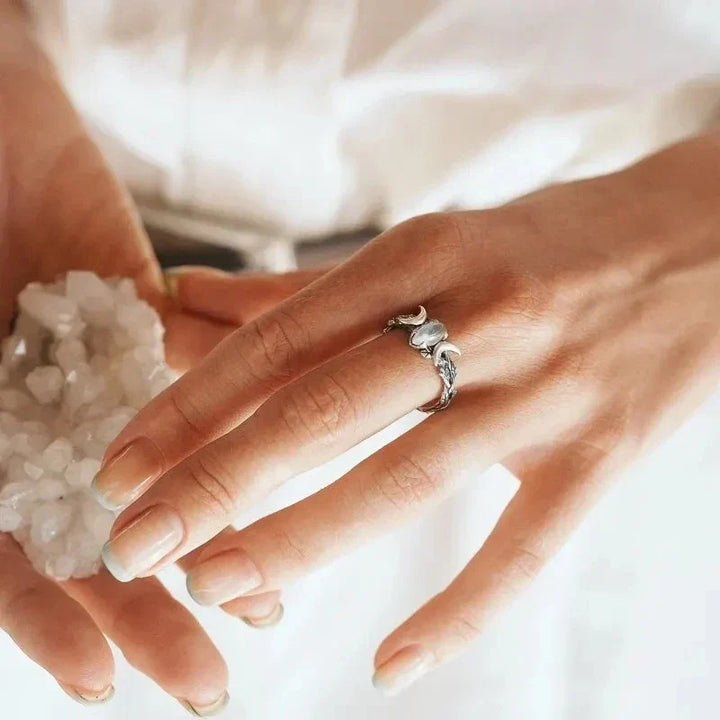 Maangesteen Ring