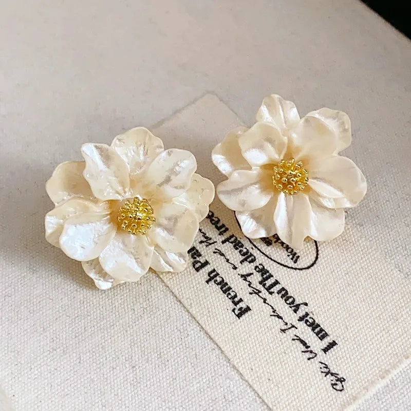 Chic Flower Earrings in White Acrylic