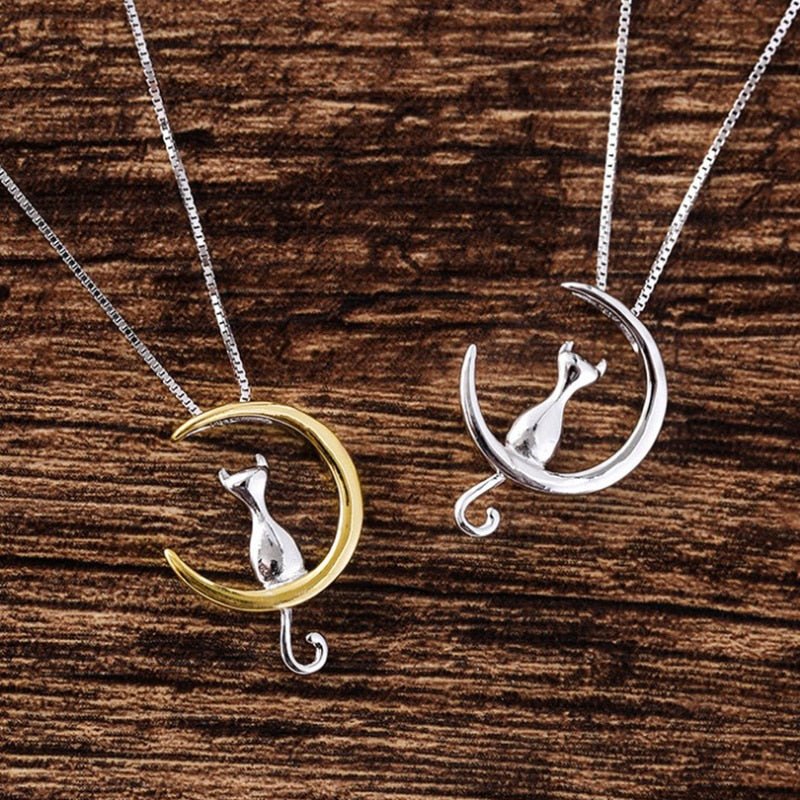 Elegant Necklace with Crescent Moon and Cat