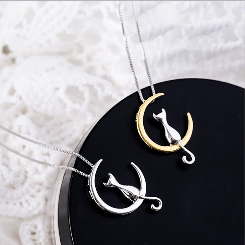 Elegant Necklace with Crescent Moon and Cat