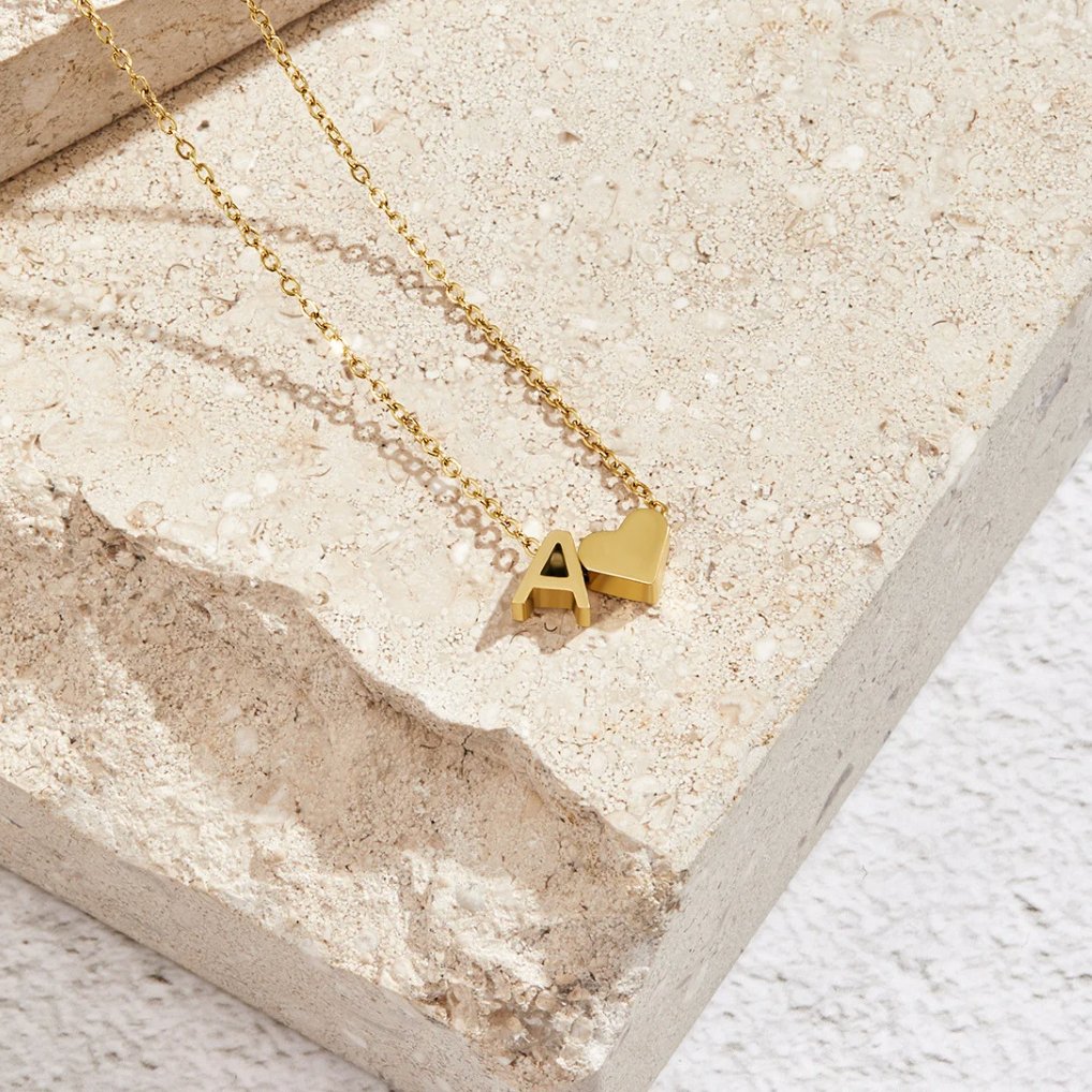 Timeless necklace with initials and heart