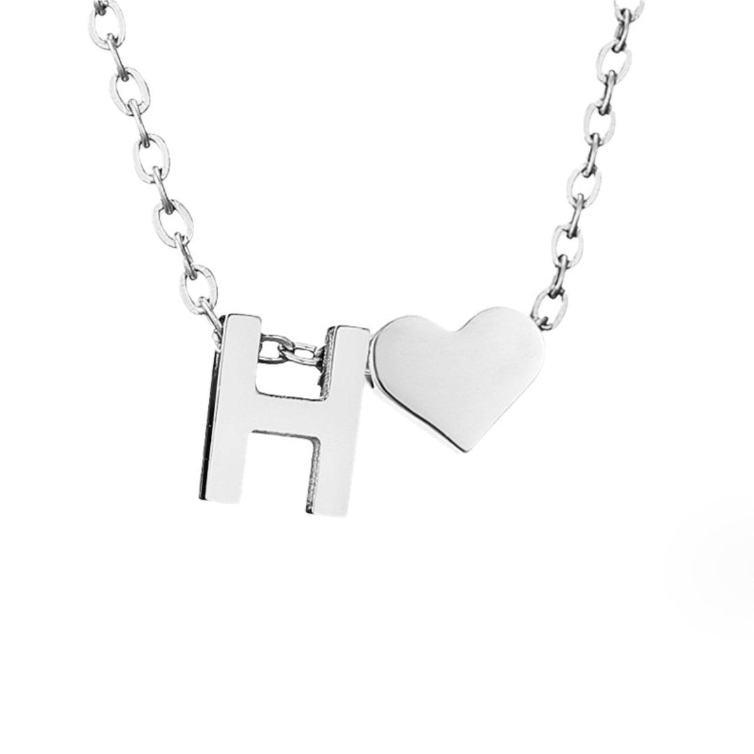 Timeless necklace with initials and heart