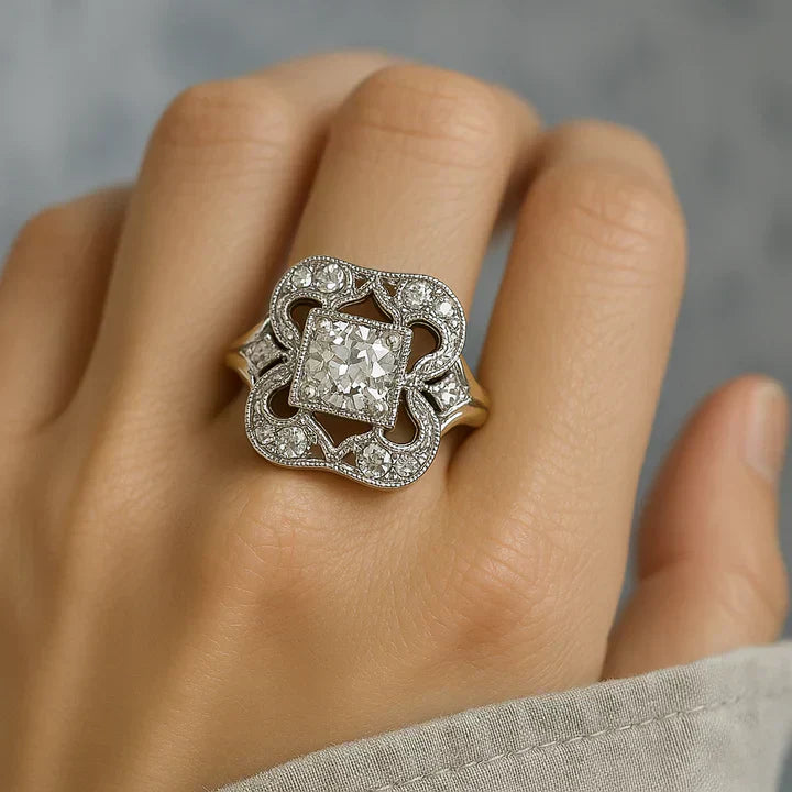 Gold Vintage Ring with Zirconia
