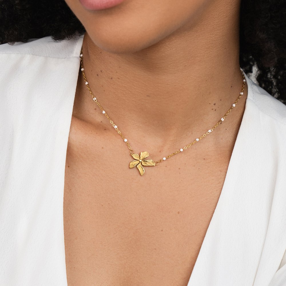 Elegant Necklace with a Golden Flower