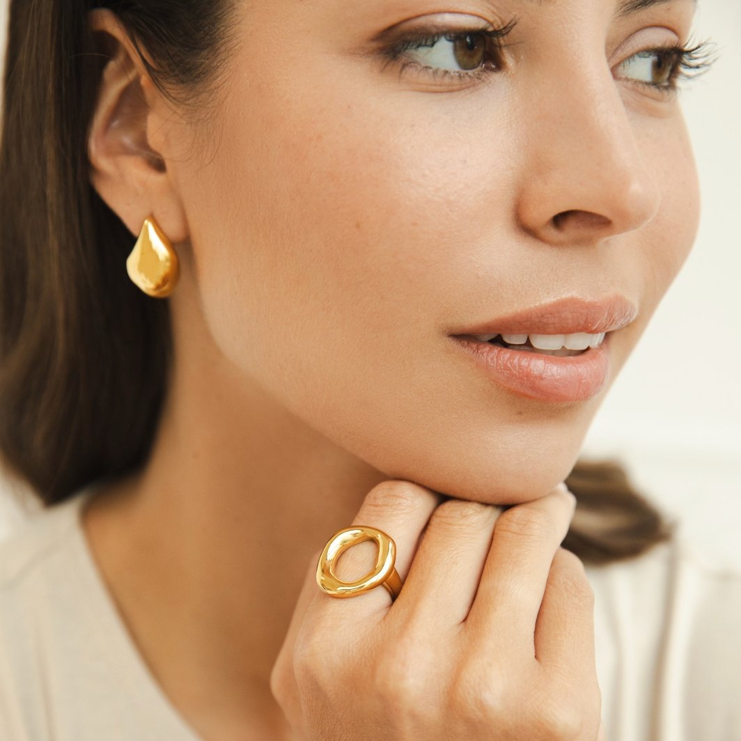 Ring made of molten gold